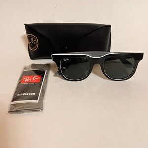 Ray-Ban Classic Black Sunglasses